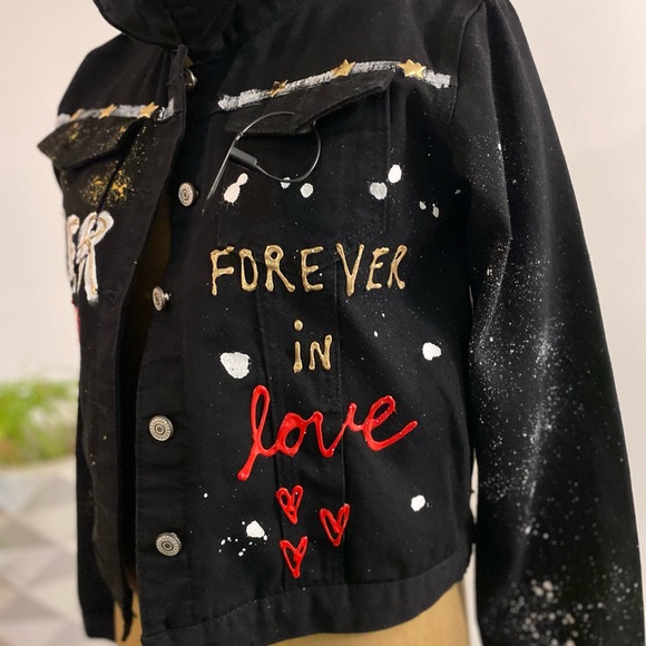 Superpower Girl - Picture 5 of 6